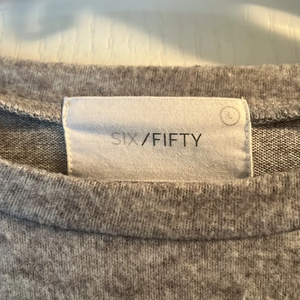 SIX/FIFTY top - Picture 2 of 5